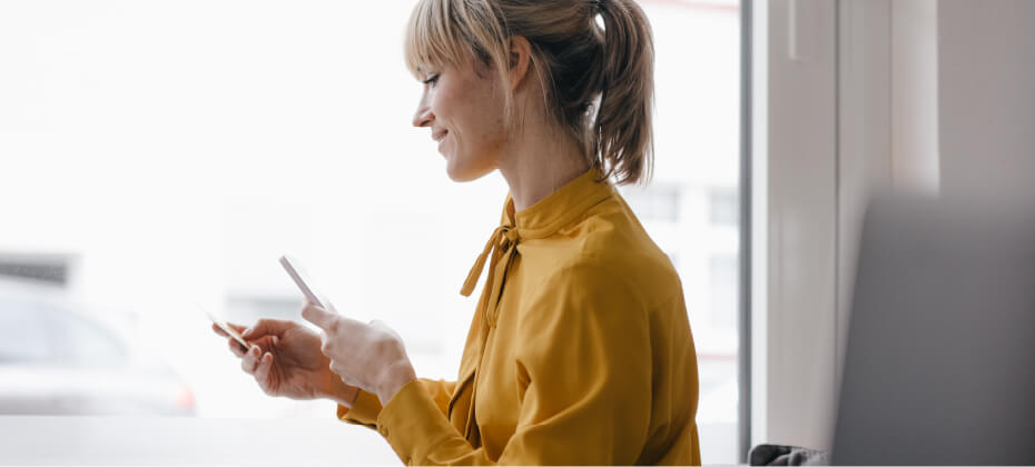 woman-looking-at-cellphone