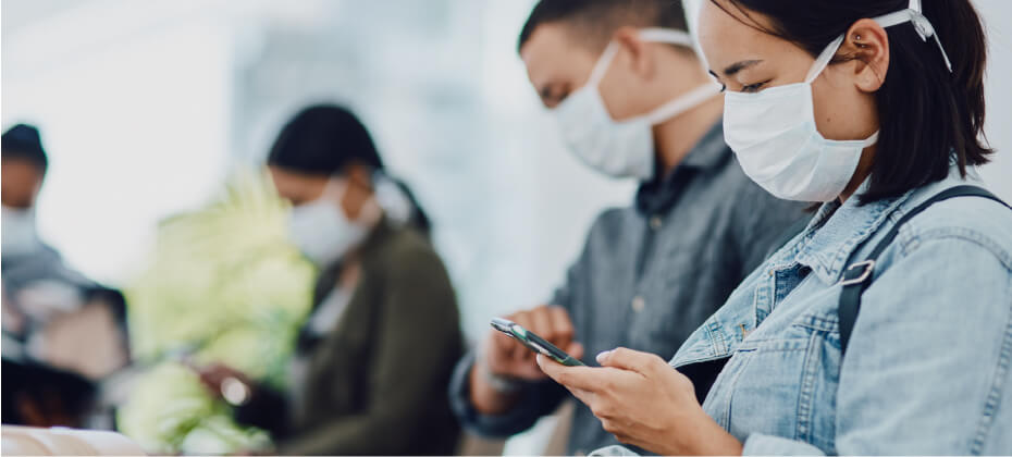 people-wearing-masks-outside